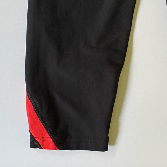 Nike Dri-Fit Womens Running Capris XS Black Red Trim Zipper Pocket in Back - Picture 10 of 16